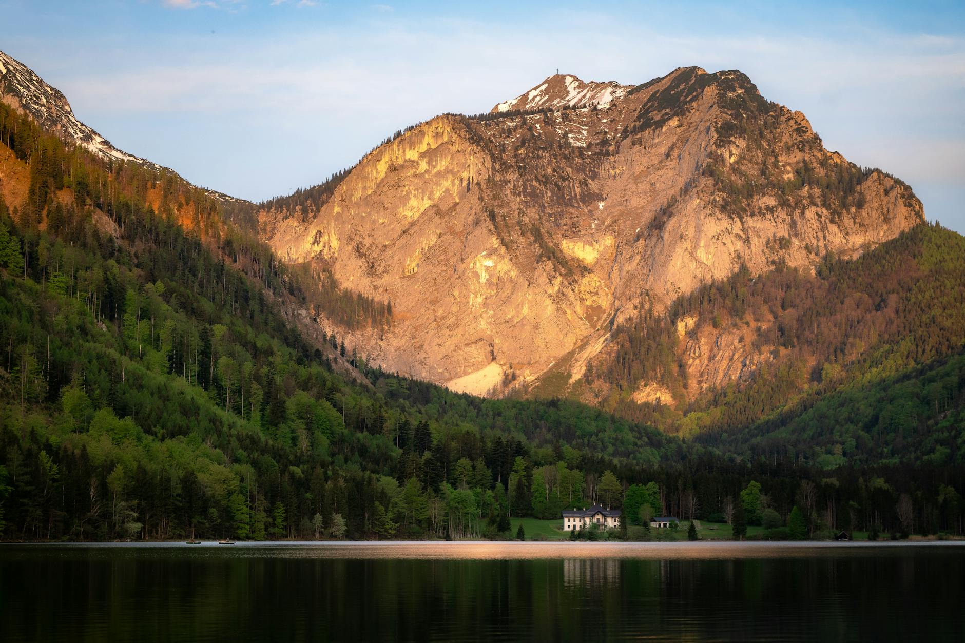 Bergpanorama über dem Wolfgangsee